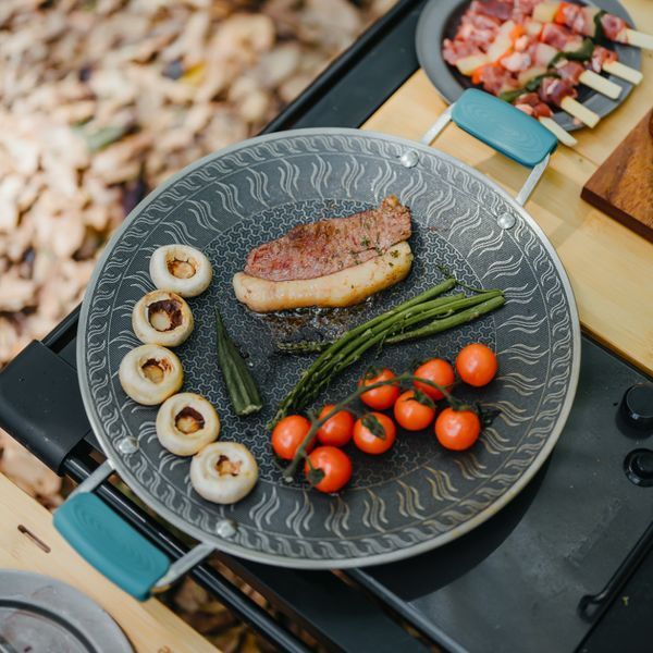Сковорода з нержавіючої сталі з силіконовими ручками Naturehike CNK2550CF011, 34 х 34 см 6977465868534 фото